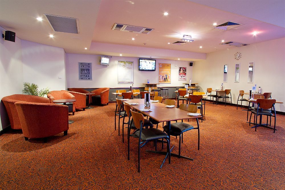 ไนท์แค็ป แอท โรส แอนด์ คราวน์ โฮเต็ล Hotel อลิซาเบธ ภายนอก รูปภาพ